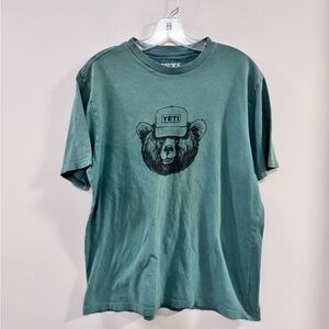 Men's Yeti Den Dweller Bear Graphic Green Short Sleeve Tee. Size L